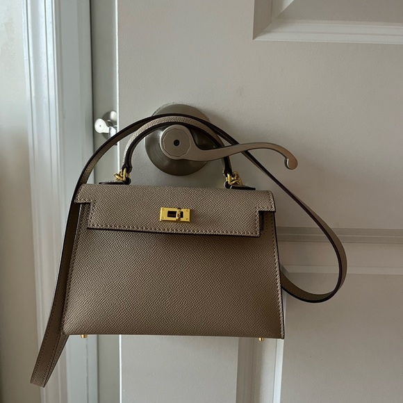 Hermes Kelly Style Elegant Tan Leather Handbag - Picture 5 of 10